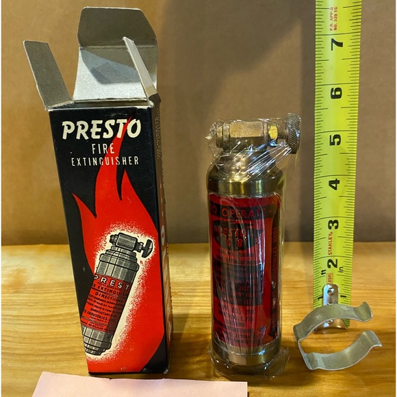 Vintage motorcycle extinguisher - Picture 3 of 7